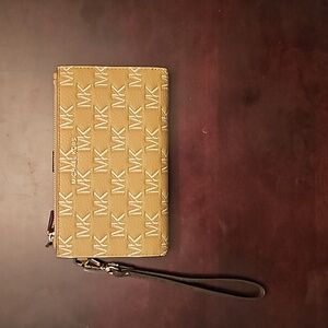 Micheal Kors wallet